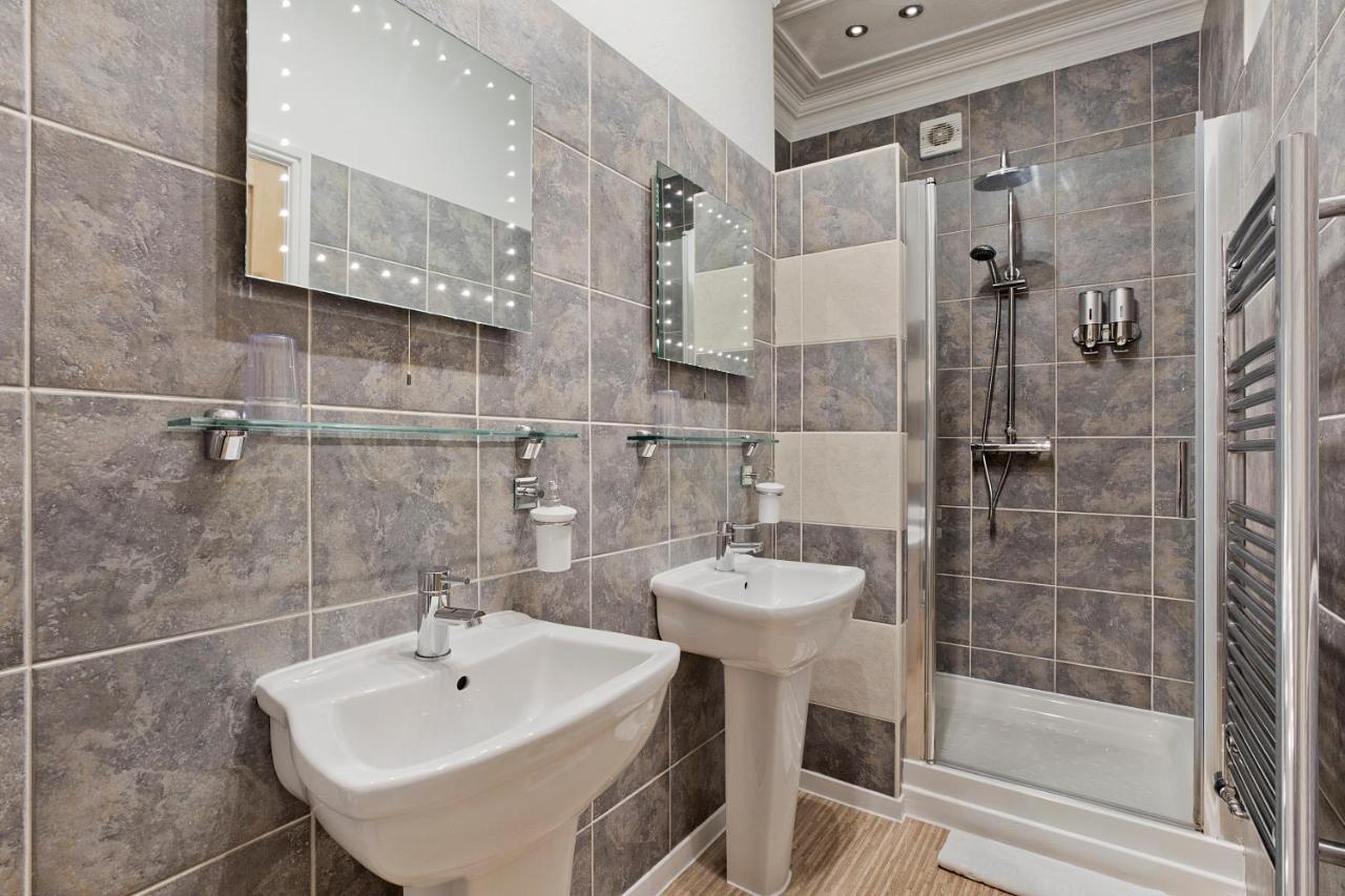White Rose Guest House Файли Екстериор снимка