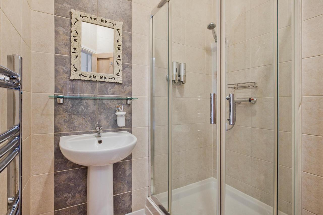 White Rose Guest House Файли Екстериор снимка